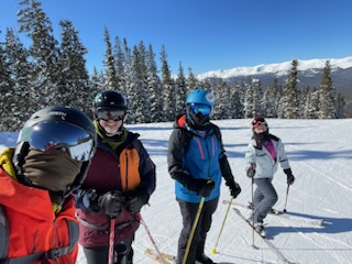 skiing group picture